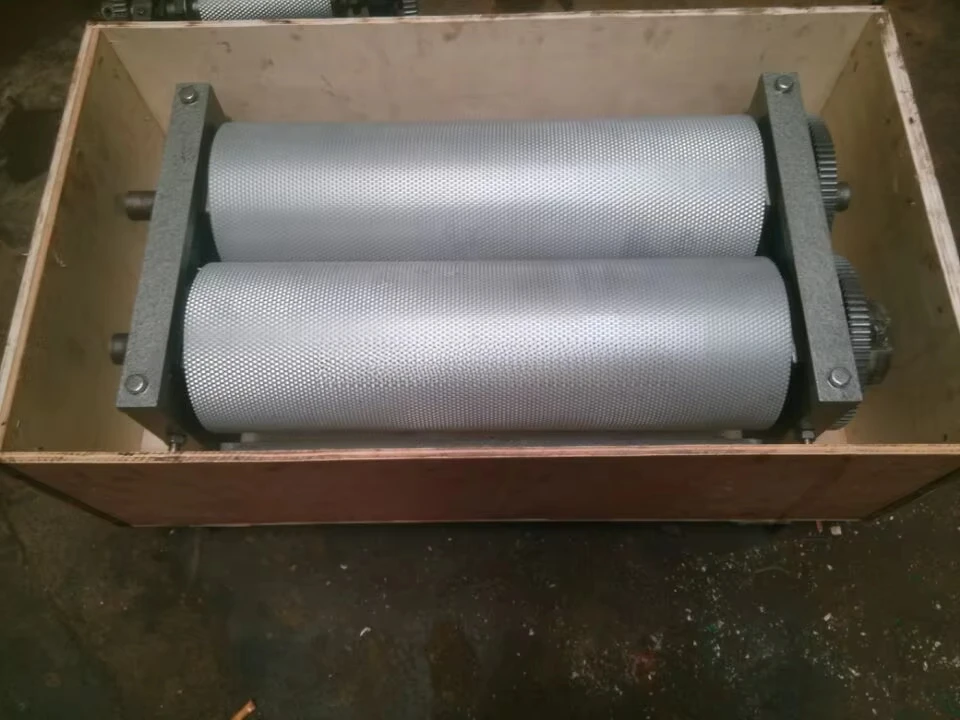 Beeswax Sheet Roll - ลูกกลิ้งลายนูนแผ่นรังผึ้งพร้อมเครื่องขึ้นรูปแผ่นรังผึ้ง อุปกรณ์เสริมสำหรับการรีดลวดลายอย่างแม่นยำสำหรับโรงเลี้ยงผึ้ง