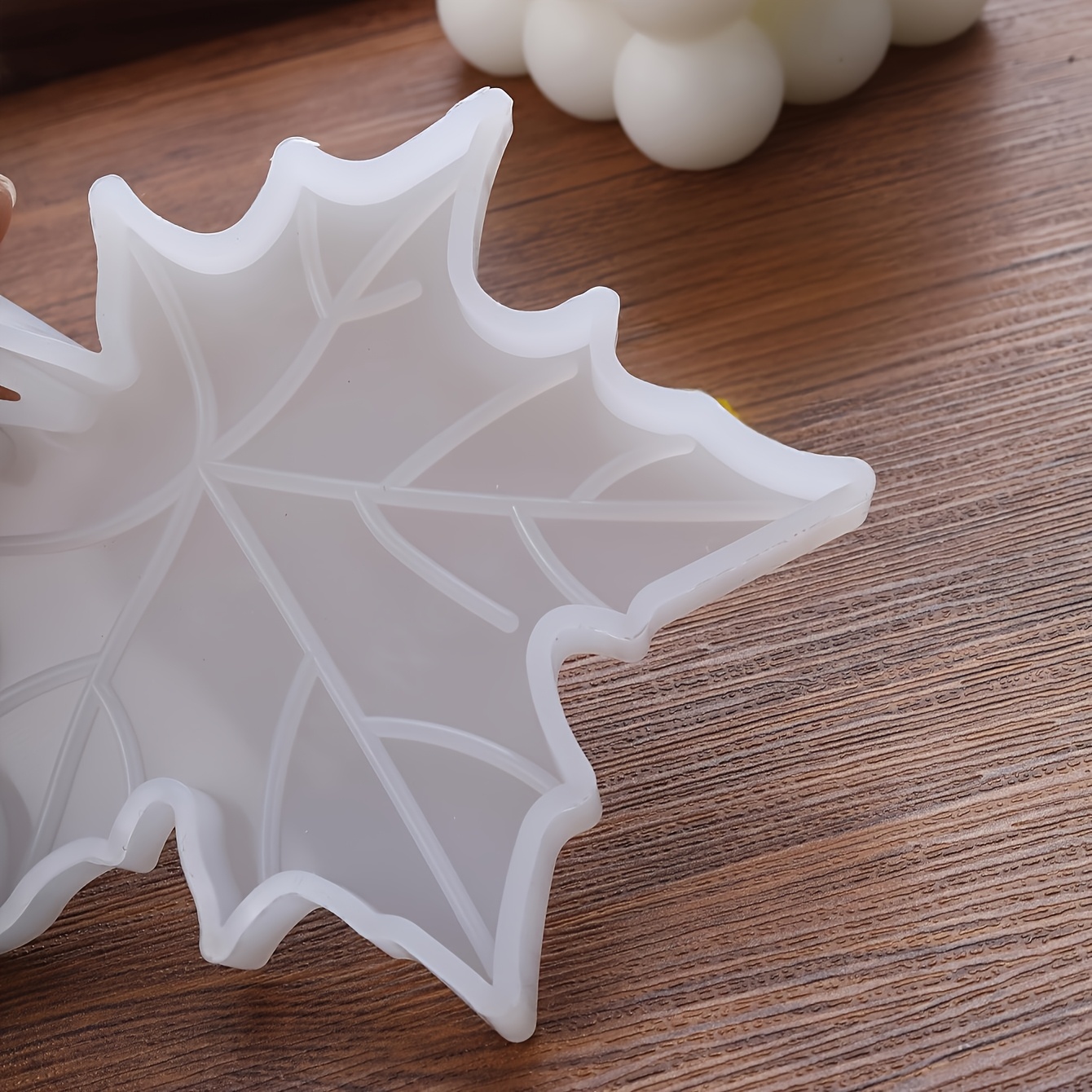 แม่พิมพ์ซิลิโคนรูปใบเมเปิ้ล 1  - Candle Supplies Storage บทวิจารณ์และราคา